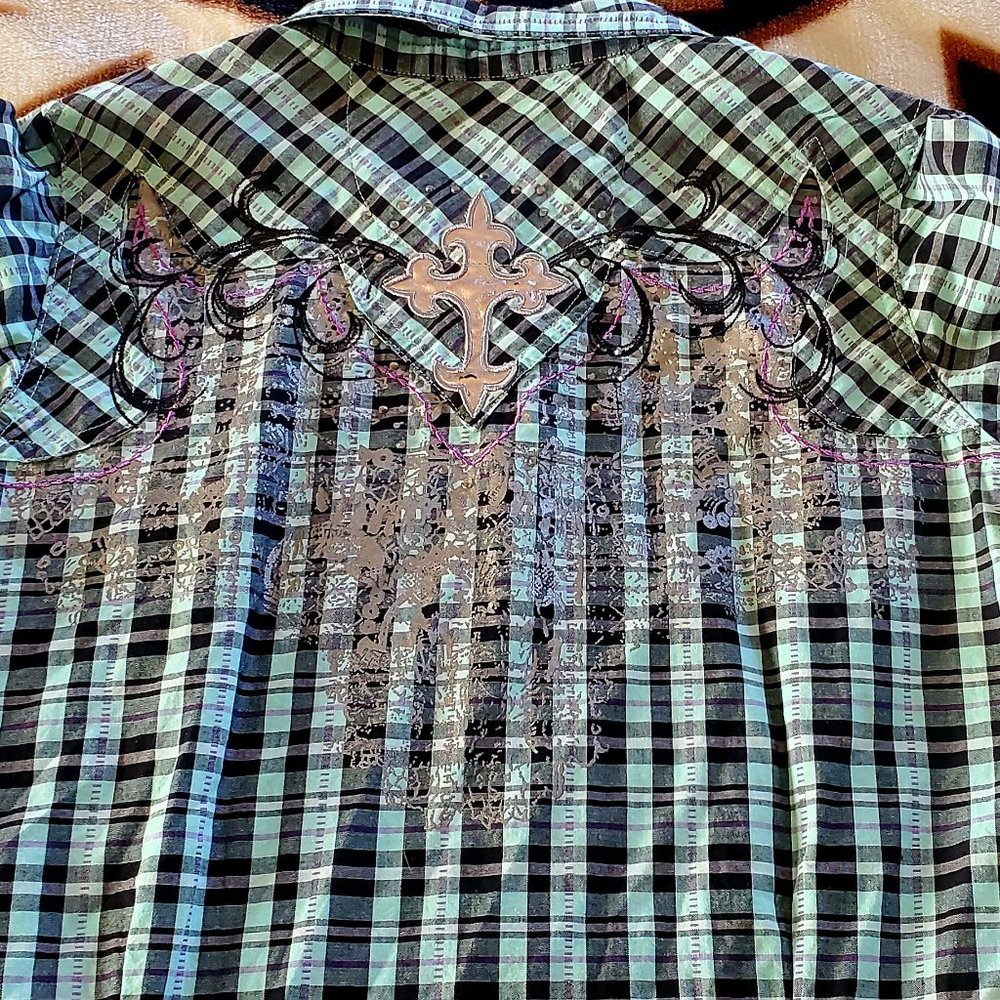 Womans Rock 47, Medium Long Sleeve Button Up Shirt